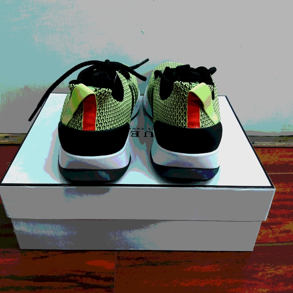 Adidas - Picture 3 of 4